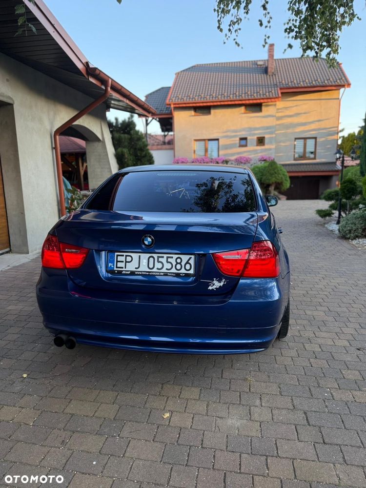 BMW Seria 3 318i - 5