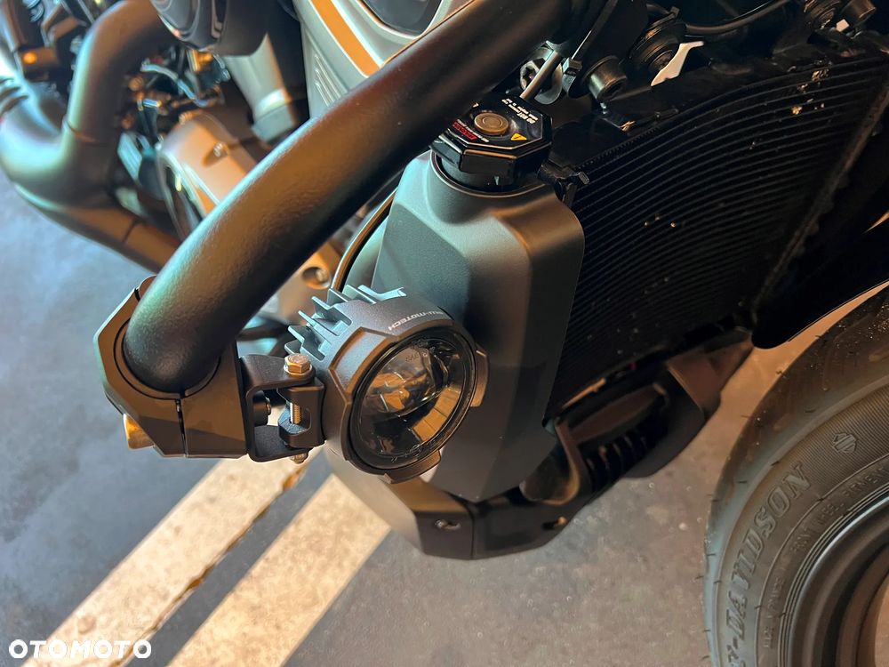 Harley-Davidson Sportster Nightster 975 - 24