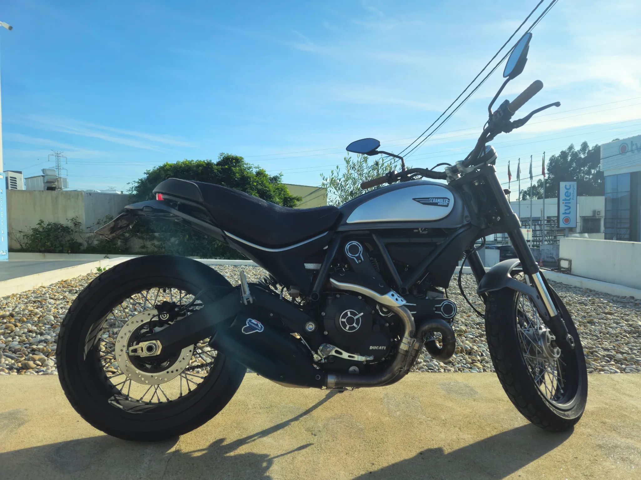 Ducati Scrambler - 1