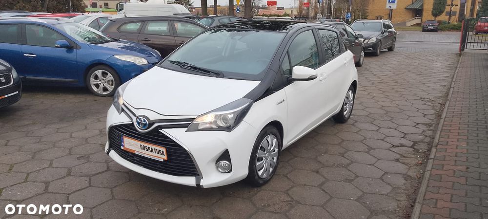 Toyota Yaris Hybrid 100 Terra - 2