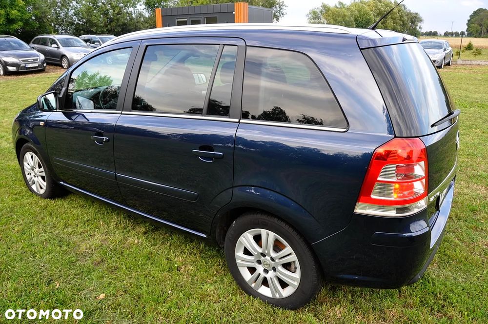 Opel Zafira 1.8 Cosmo - 4