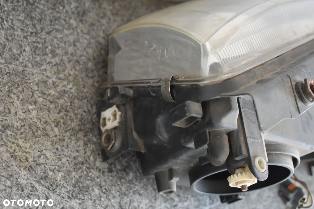 LAMPA LAMPY PRZÓD PASSAT B5 XENON HELLA - 10