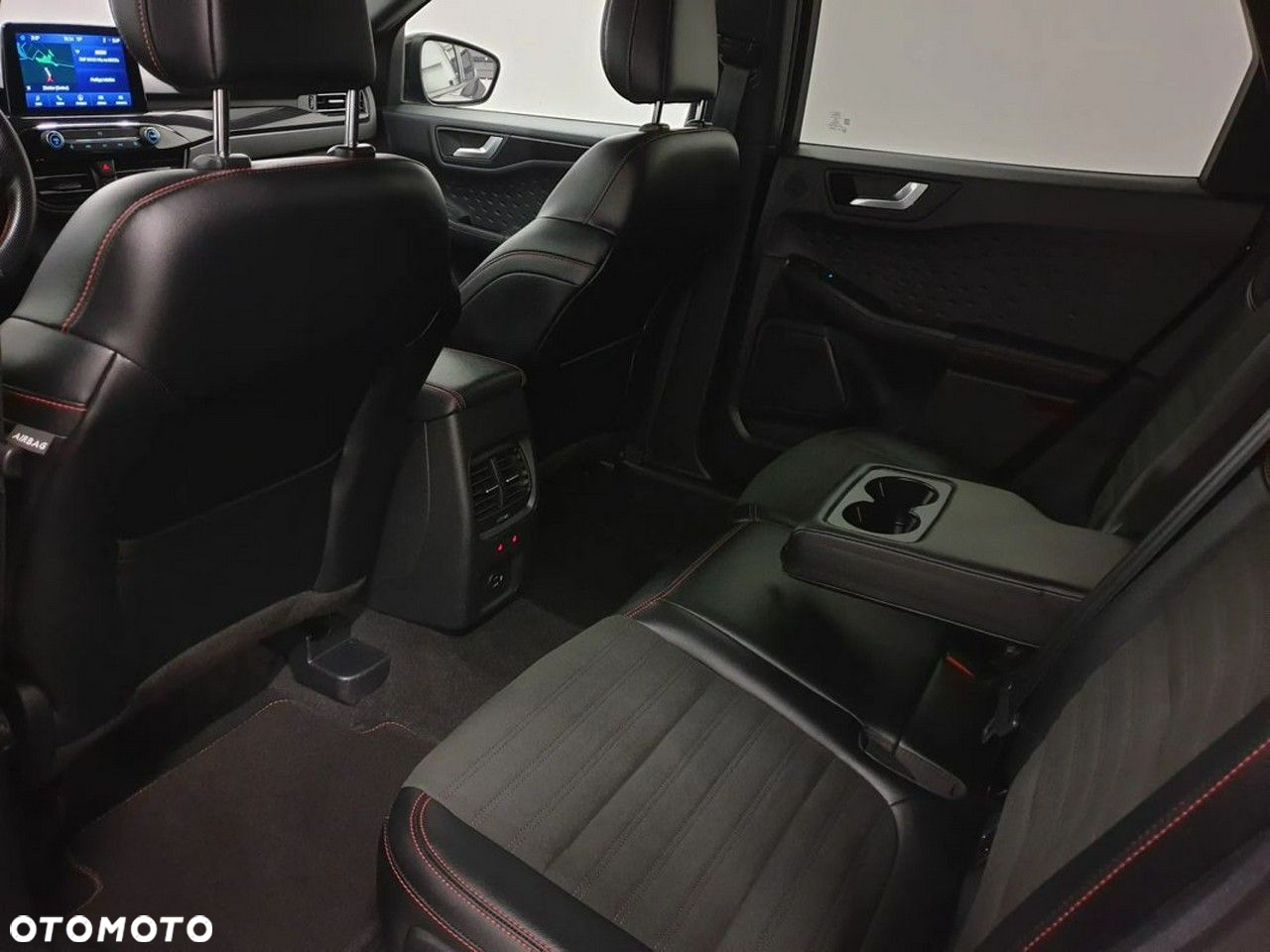 Ford Kuga 2.0 EcoBlue Hybrid ST-LINE X - 27