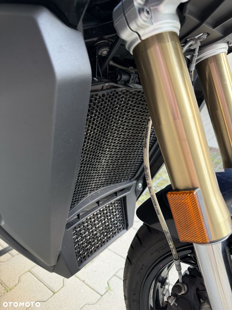 BMW XR - 16