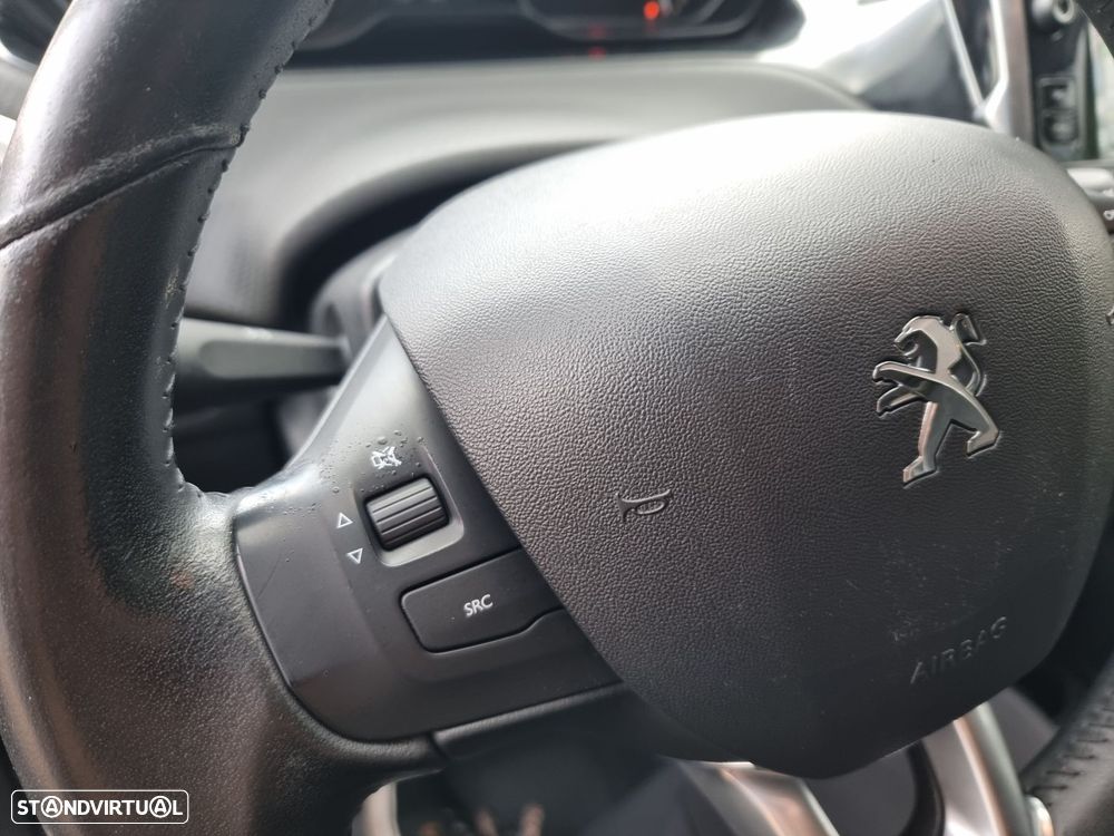 Peugeot 2008 1.6 BlueHDi Style - 17