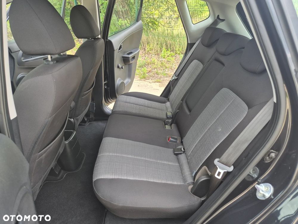 Kia Venga 1.6 Business Line - 19