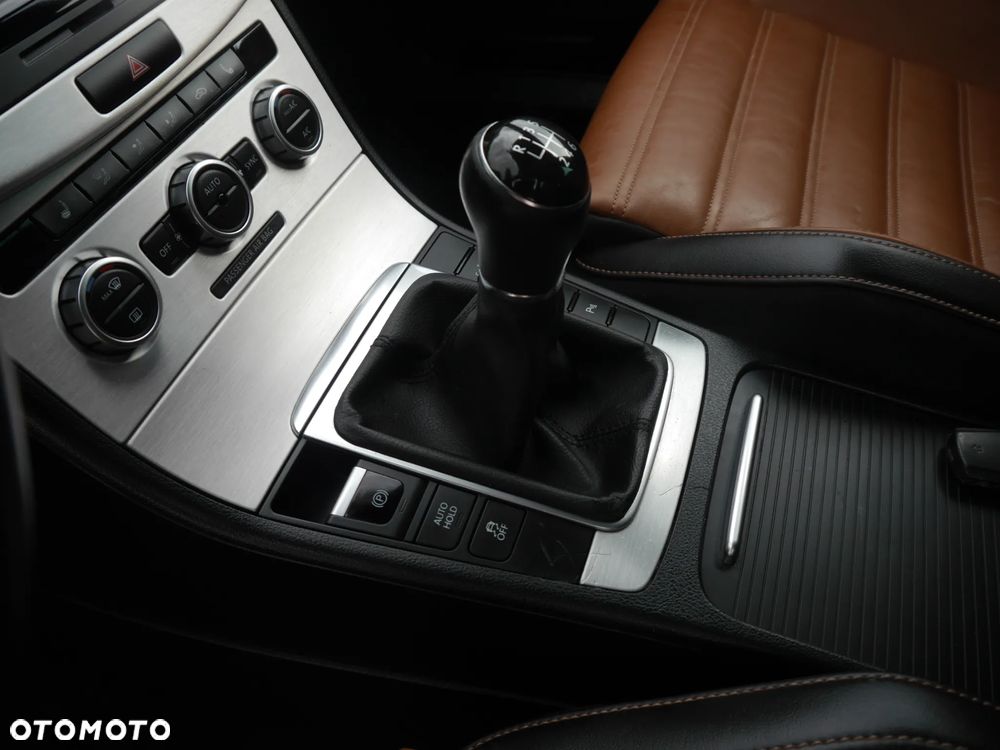 Volkswagen Passat Variant 2.0 TDI BlueMotion Technology Highline - 9