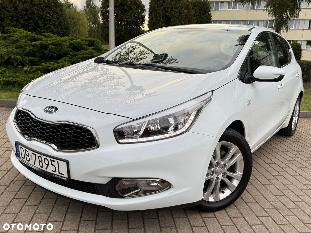 Kia Ceed 1.4 CVVT Fifa World Cup Edition - 16