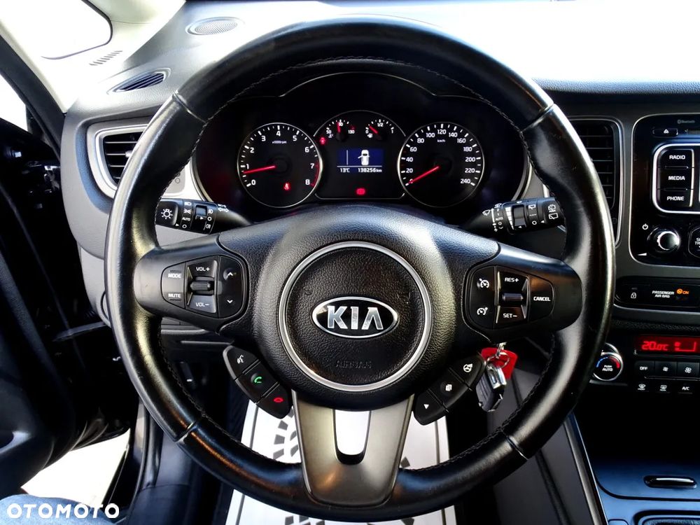 Kia Carens 1.6 GDI Attract - 22
