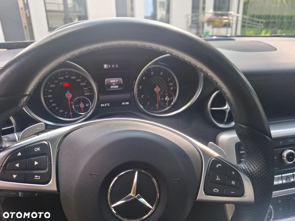 Mercedes-Benz SLC 200 9G-TRONIC RedArt Edition - 21