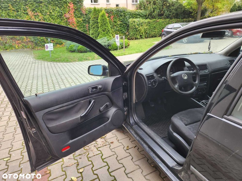 Volkswagen Golf - 8