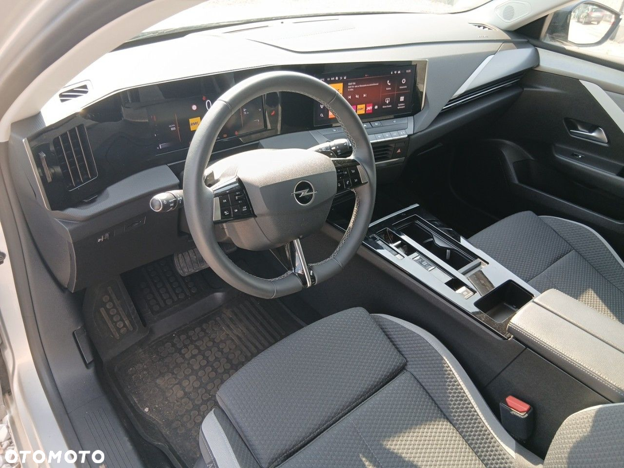 Opel Astra VI 1.2 T GS S&S - 12