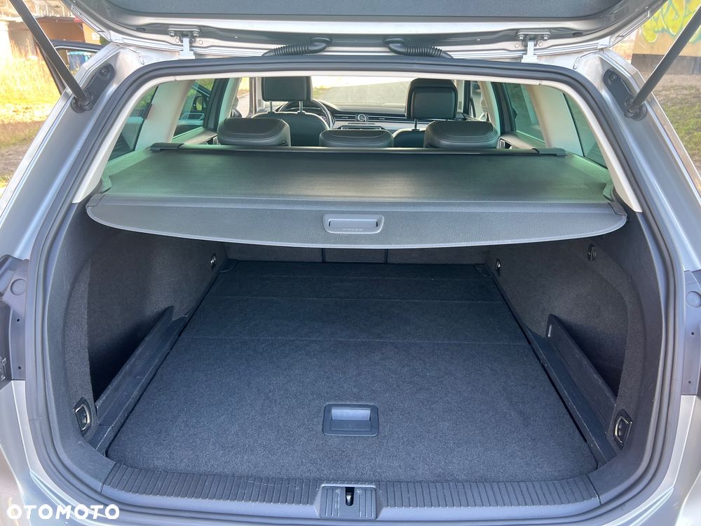 Volkswagen Passat 2.0 TDI (BlueMotion Technology) Highline - 34