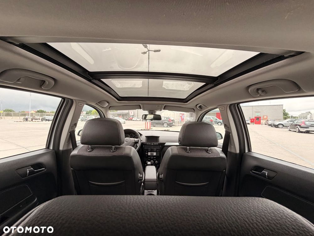 Opel Astra 1.6 Turbo White Edition - 23