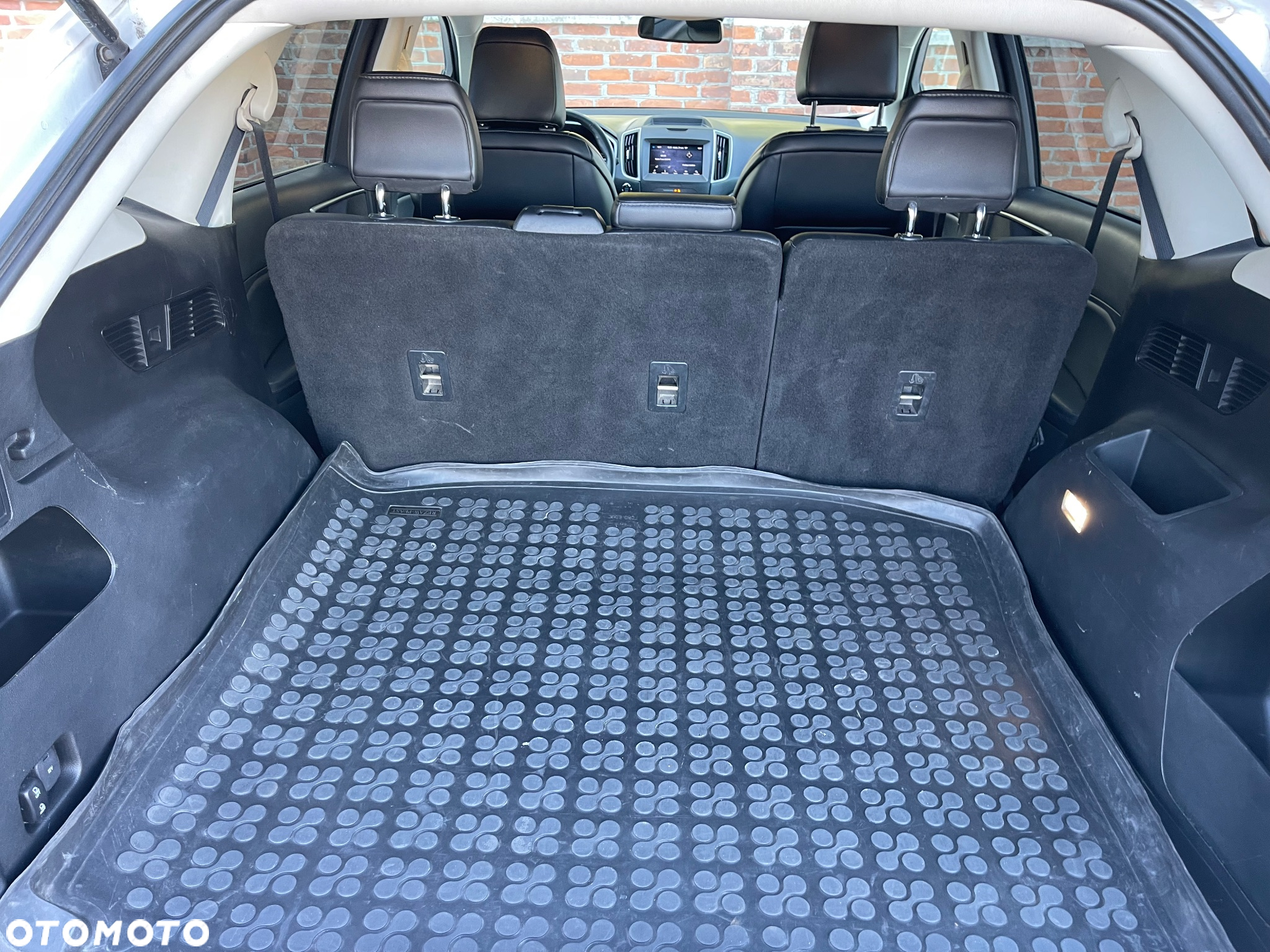 Ford Edge - 16