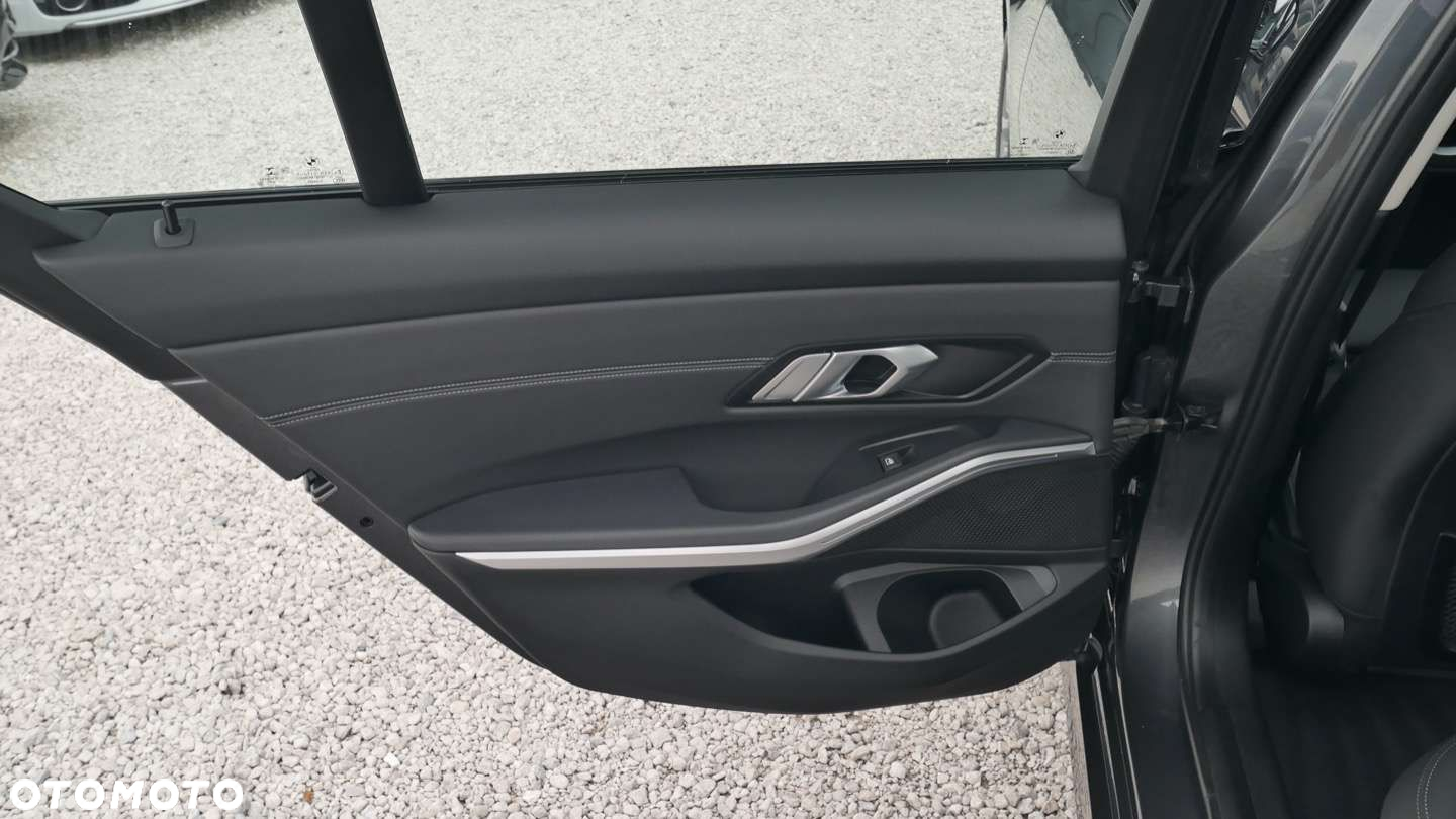 BMW Seria 3 - 17