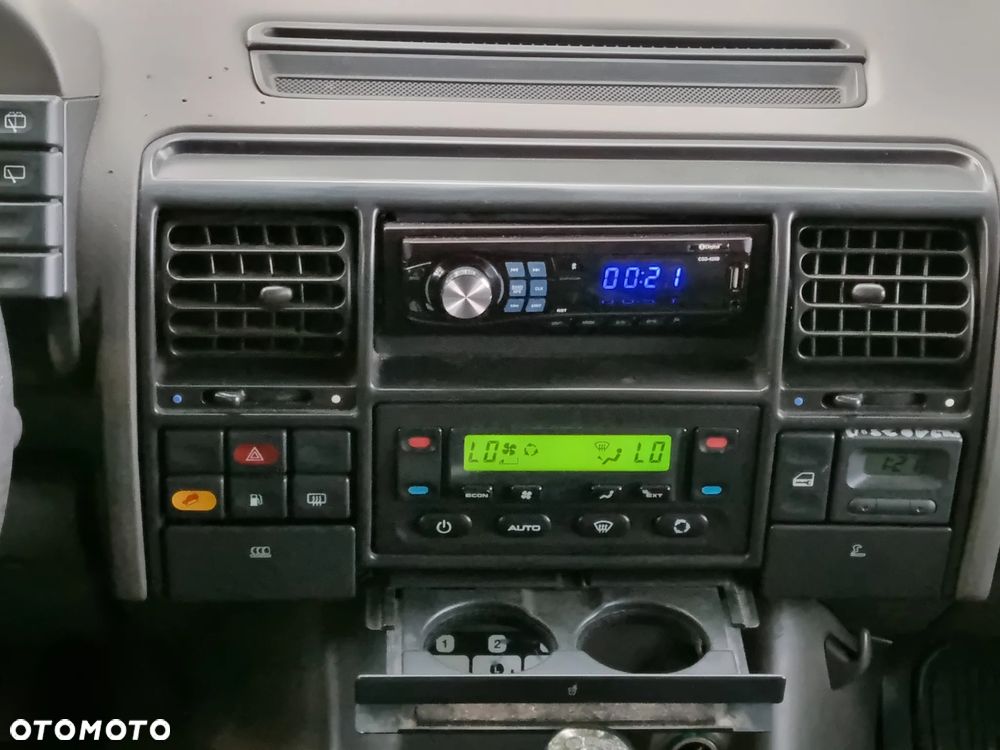 Land Rover Discovery - 22
