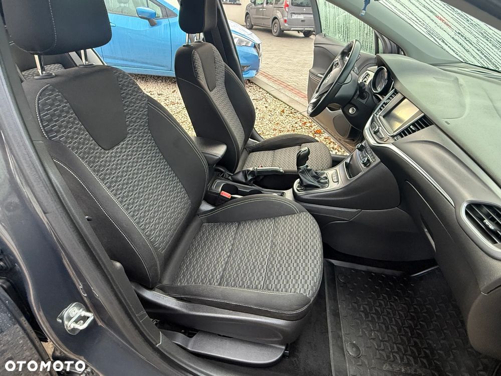 Opel Astra 1.4 Turbo Innovation - 23