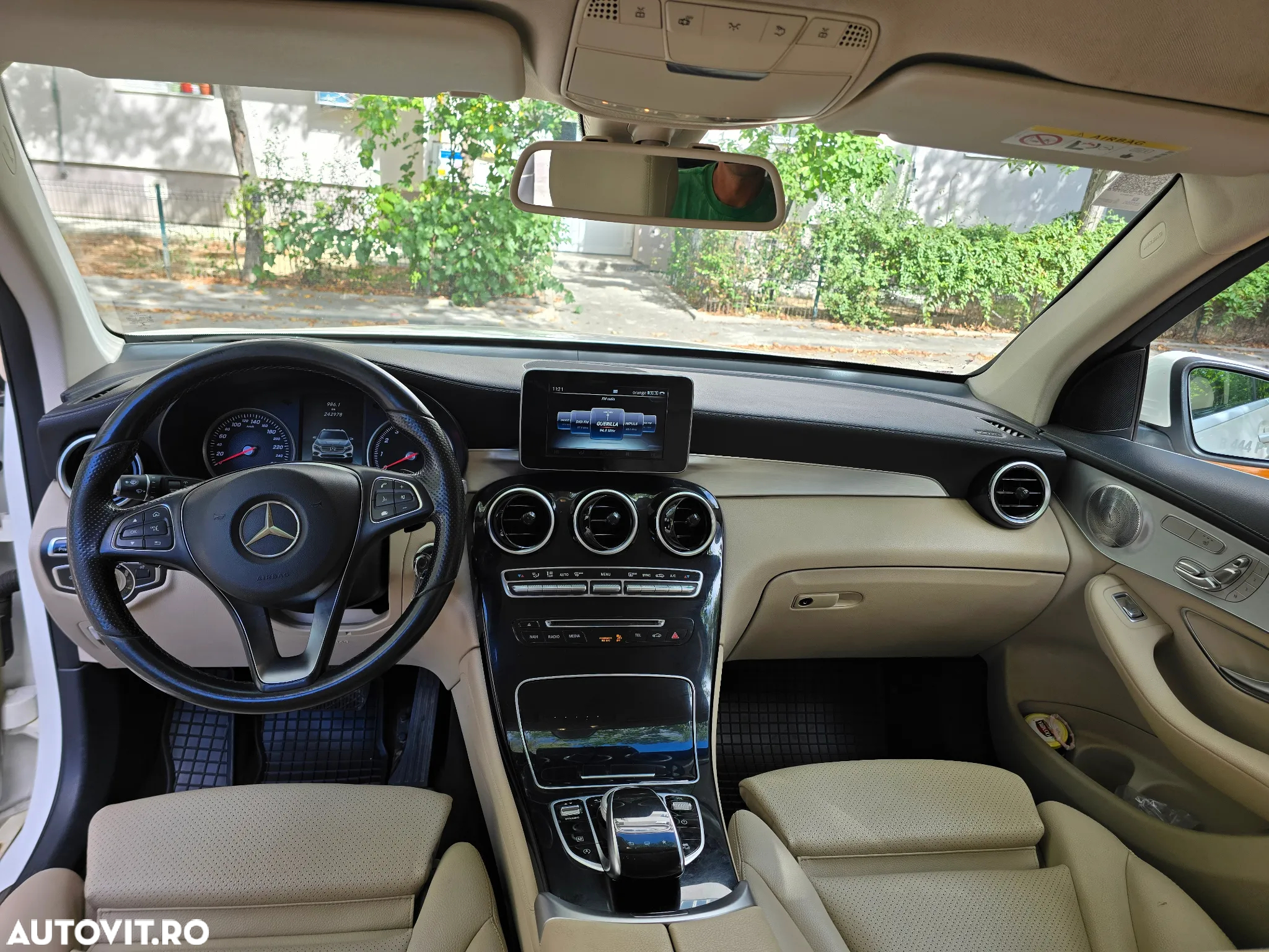 Mercedes-Benz GLC 250 4MATIC - 4