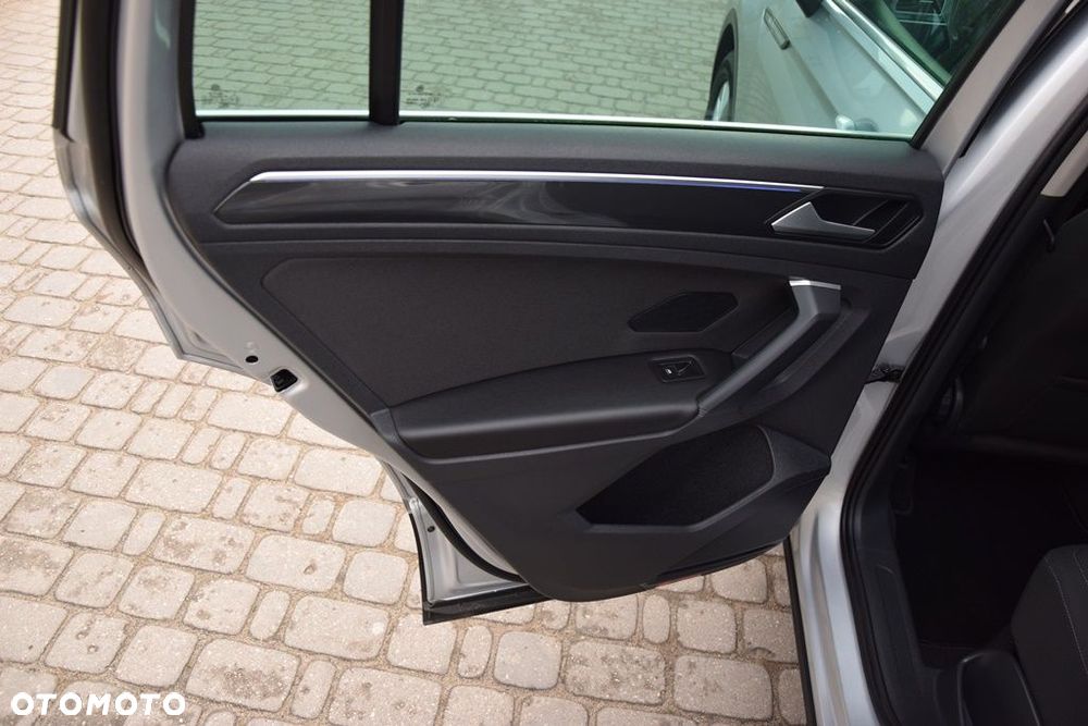 Volkswagen Tiguan 2.0 TDI SCR DSG R-Line - 27