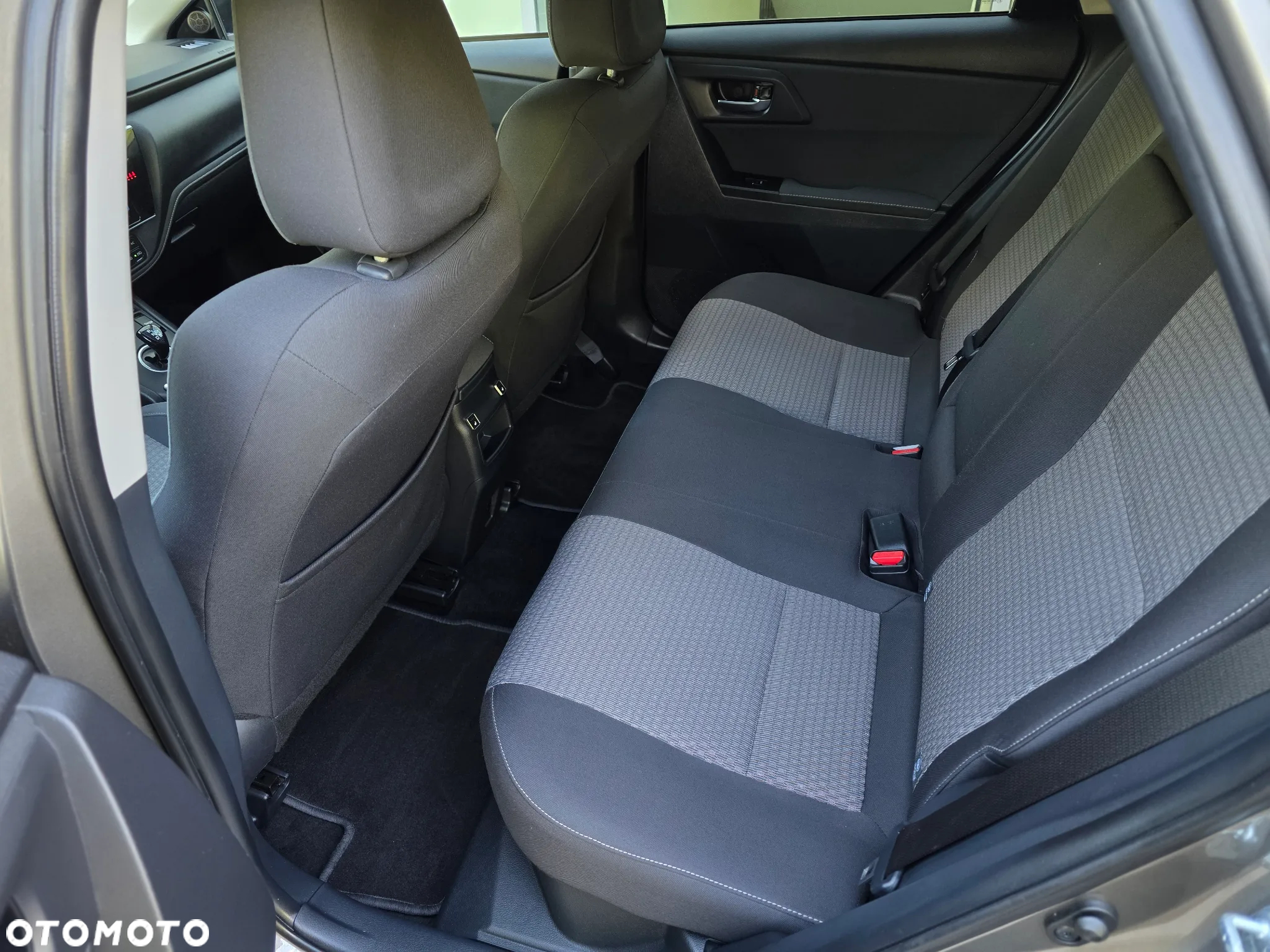 Toyota Auris 1.8 VVT-i Hybrid Automatik Edition S+ - 21