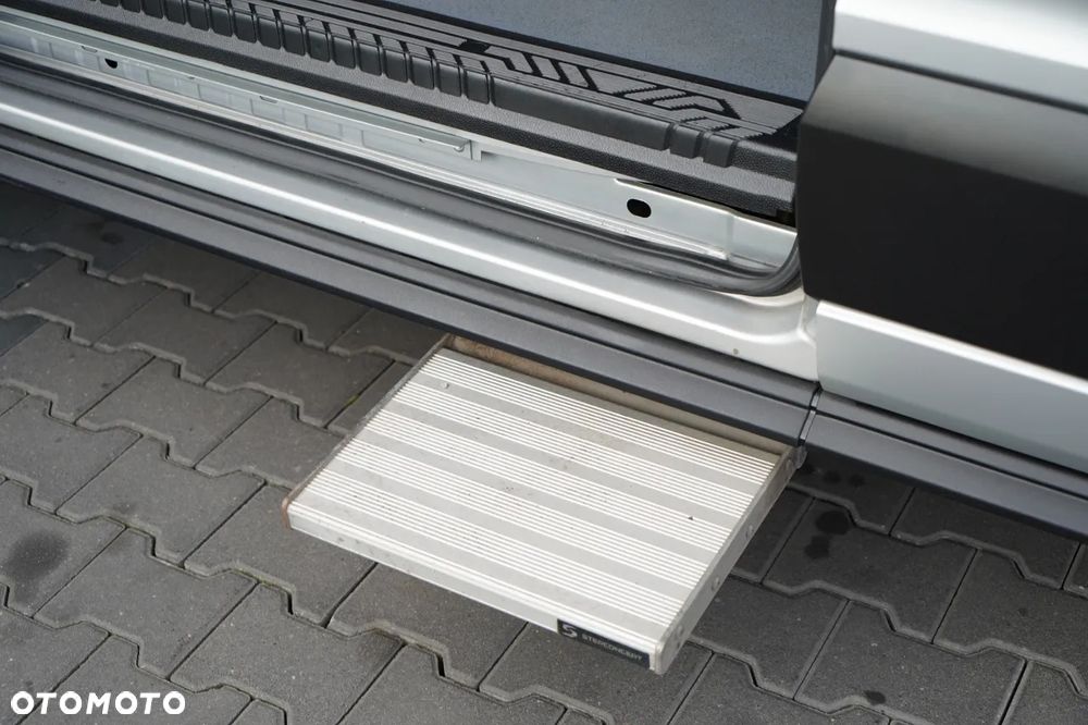 Ford TRANSIT / 6 miejsc / BRYGADÓWAKA  + Najazd na wózek / Dla osób niepełnosprawnych / 2021 / PO KONTRAKCIE SERWISOWYM - 17