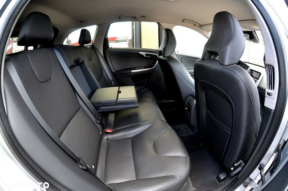 Volvo XC 60 D4 Drive-E Summum - 10