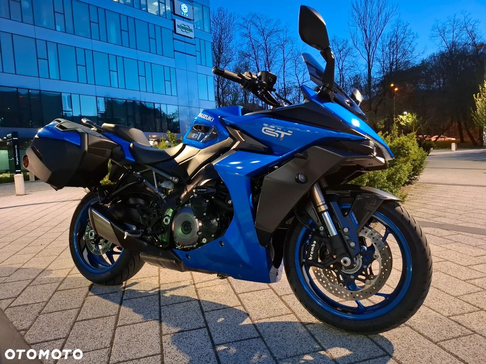 Suzuki GSX - 35