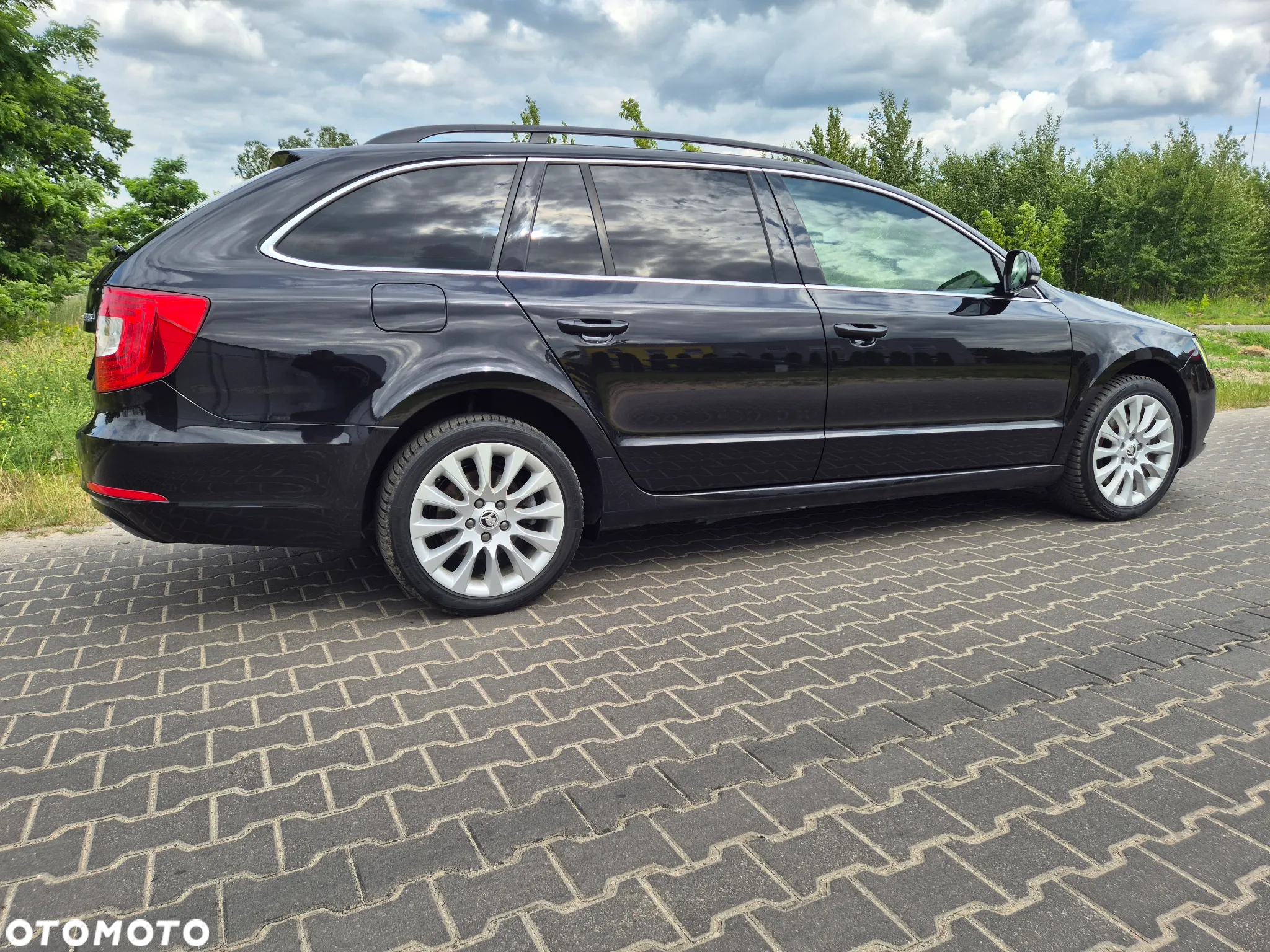 Skoda Superb 2.0 TDI DSG Exclusive - 10