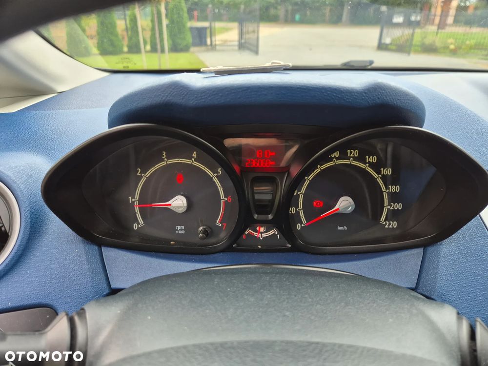 Ford Fiesta - 40