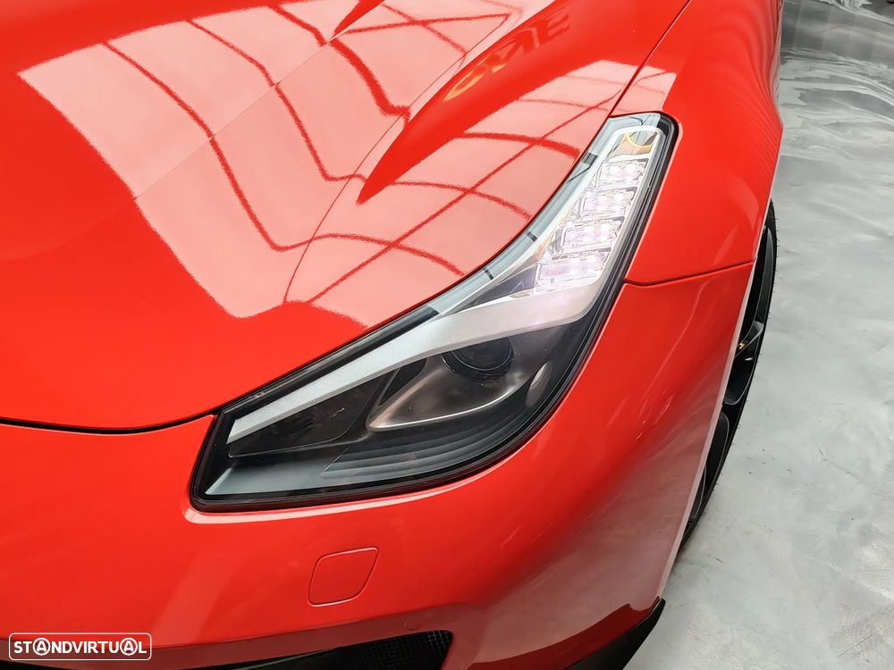 Ferrari GTC4 Lusso T - 36