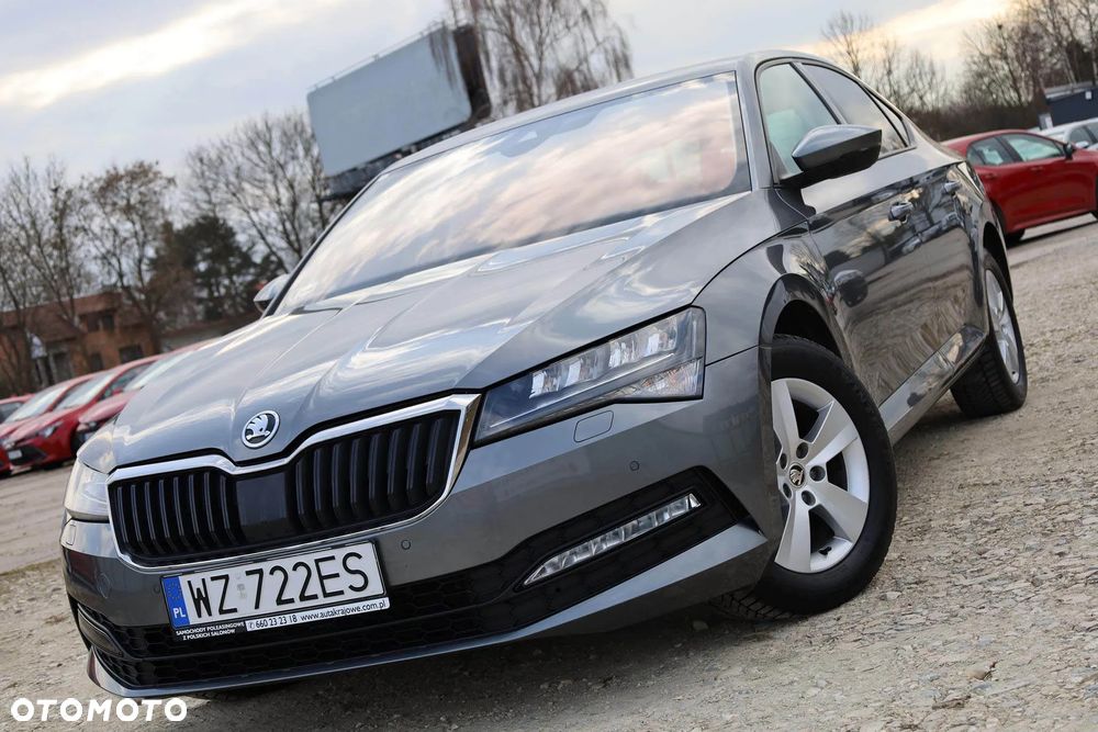 Skoda Superb 2.0 TDI SCR Active DSG - 2