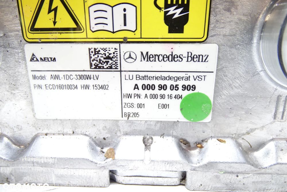 Mercedes C Klasa W205 Ładowarka baterii A0009005909 - 6