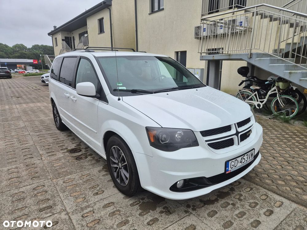 Dodge Grand Caravan - 8
