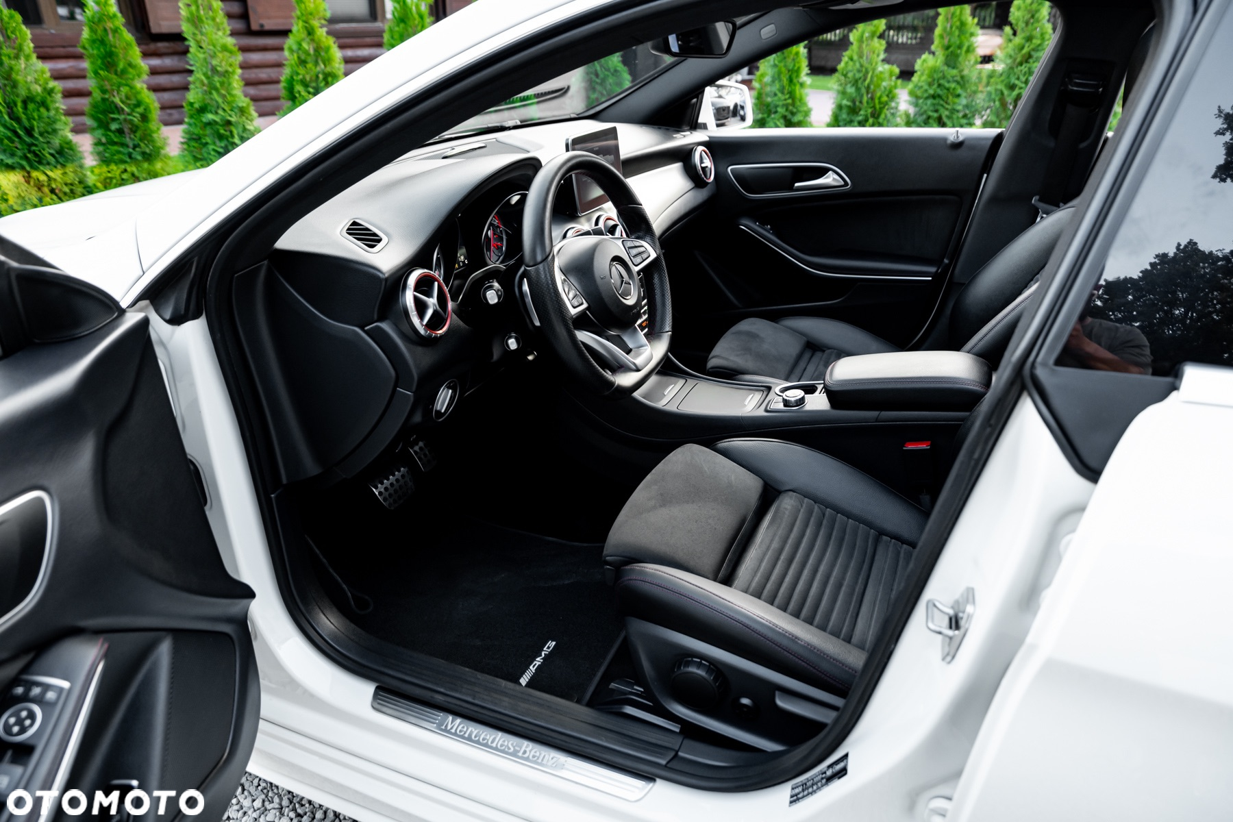 Mercedes-Benz CLA 250 7G-DCT AMG Line - 17