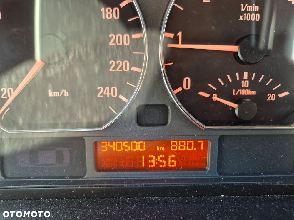 BMW Seria 3 318d - 26