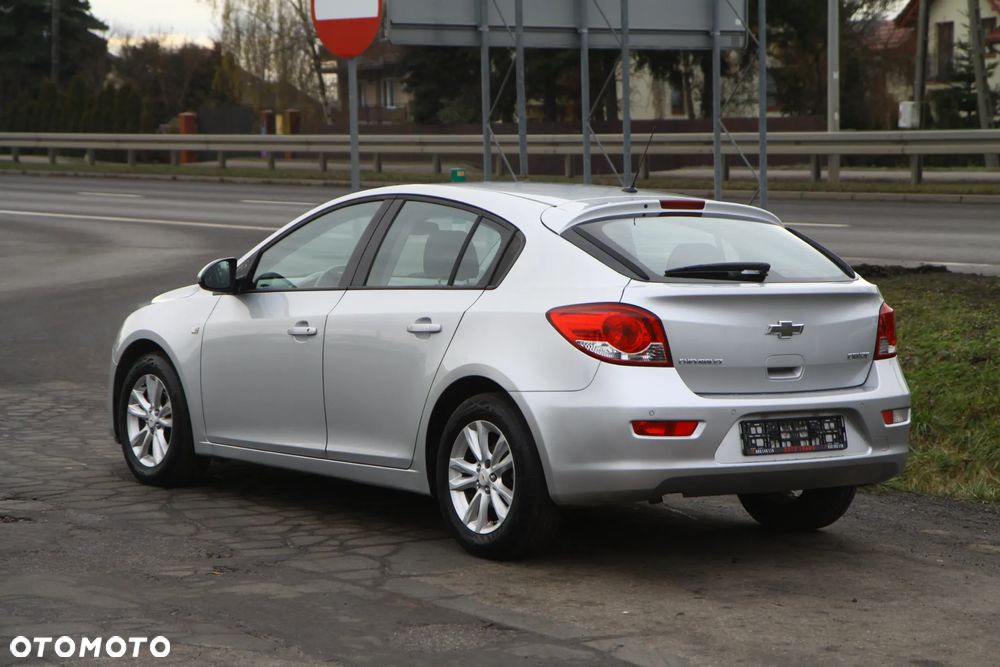 Chevrolet Cruze 1.8 LT - 4