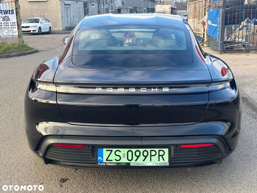 Porsche Taycan - 9