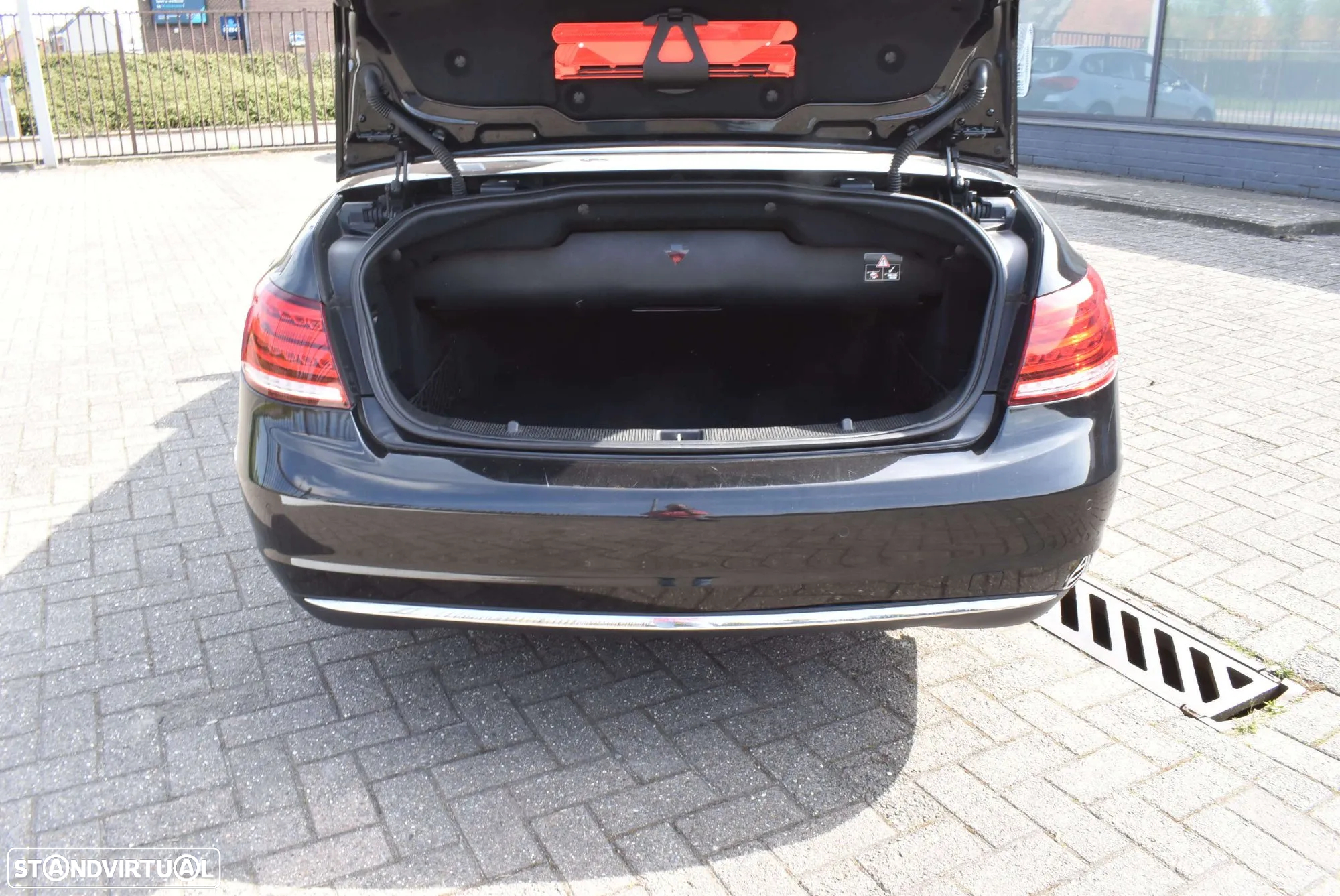 Mercedes-Benz E 220 CDi Avantgarde BlueEfficiency Auto - 12