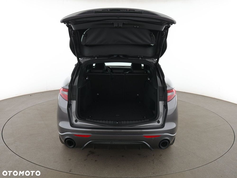 Alfa Romeo Stelvio - 33