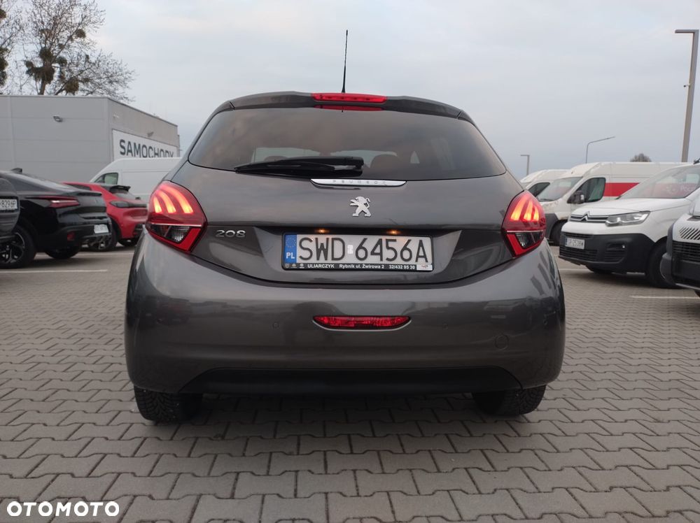 Peugeot 208 - 7