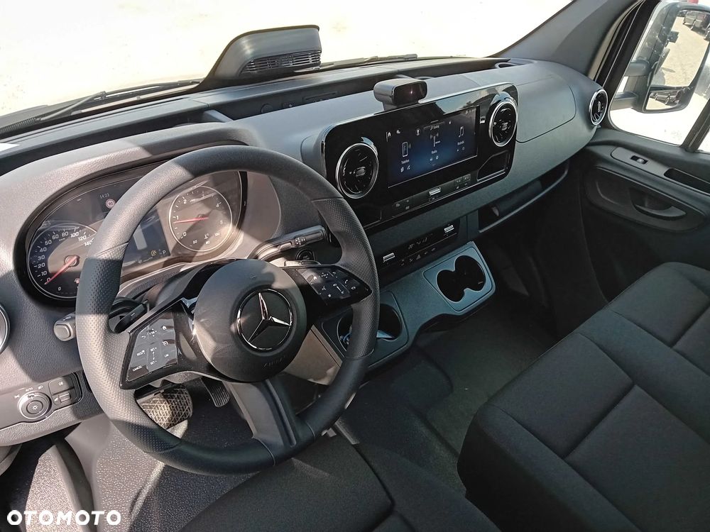 Mercedes-Benz Sprinter - 9