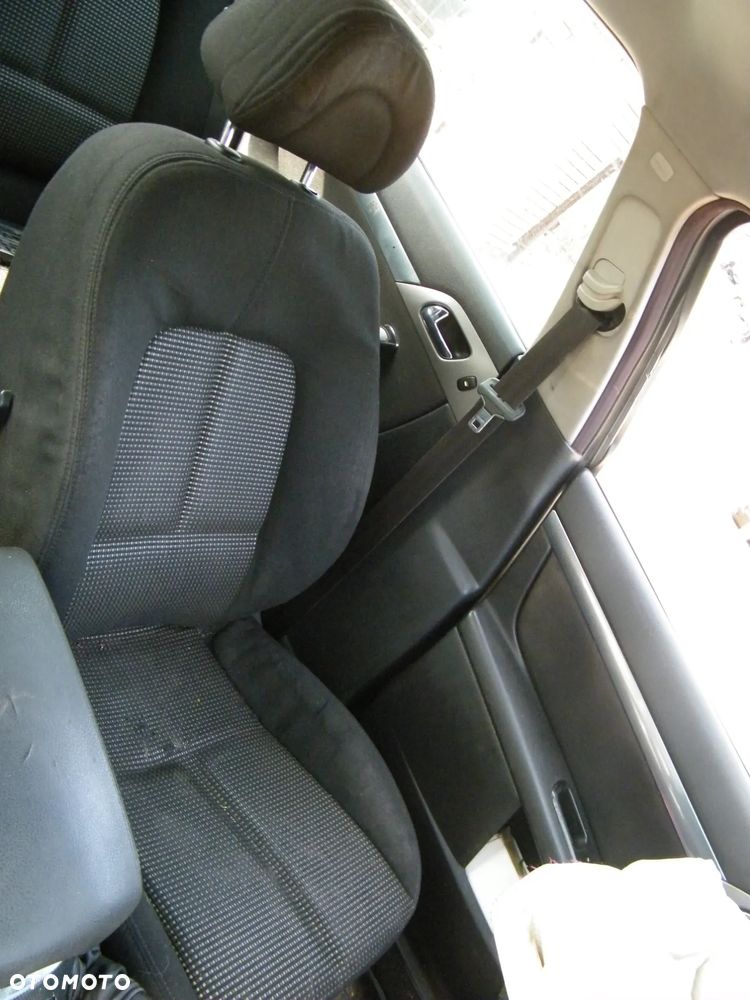 Komplet fotele przód kanapa tył Peugeot 407 (2006r.) - 2