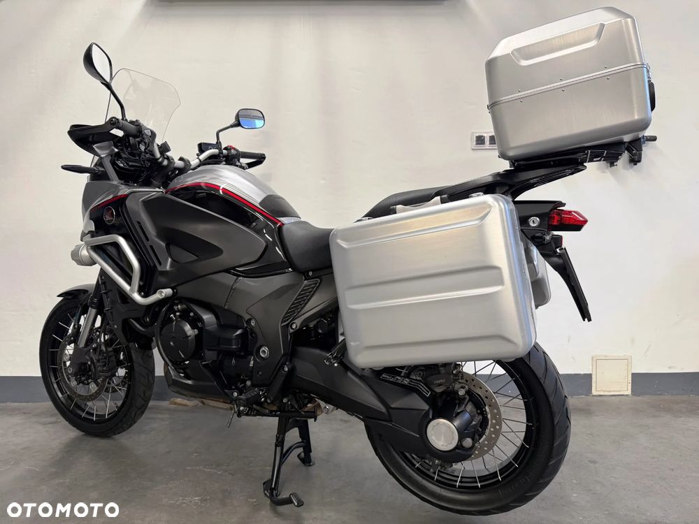 Honda VFR - 4