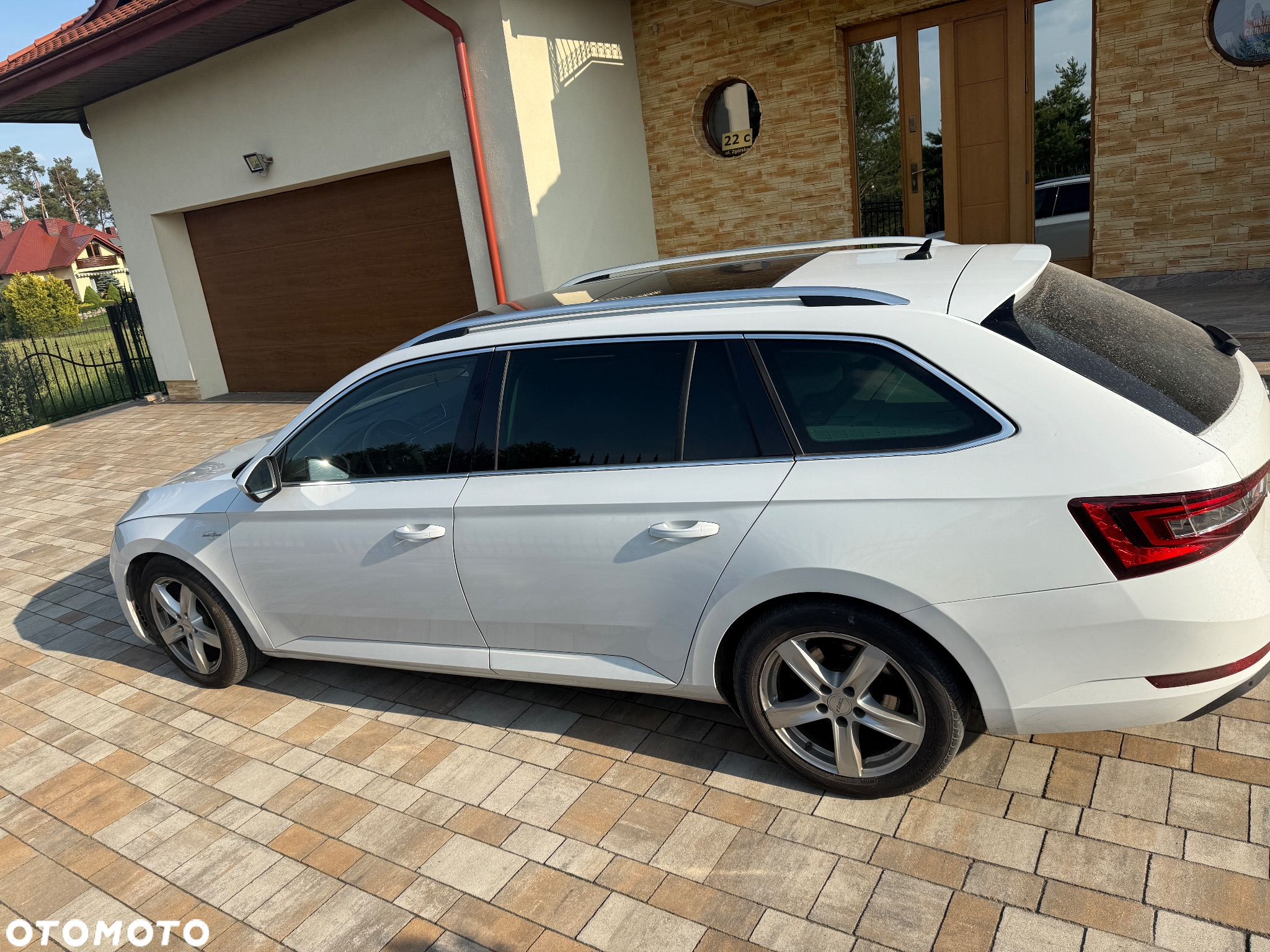 Skoda Superb 2.0 TDI L&K DSG - 2