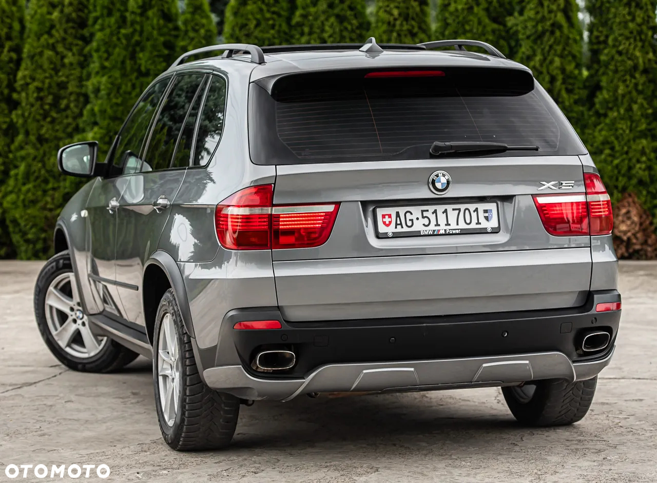 BMW X5 4.8i xDrive - 8