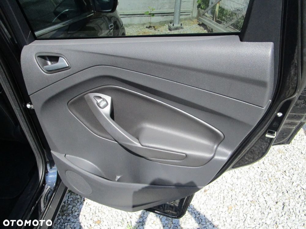 Ford Kuga 2.0 TDCi 2x4 Business Edition - 25
