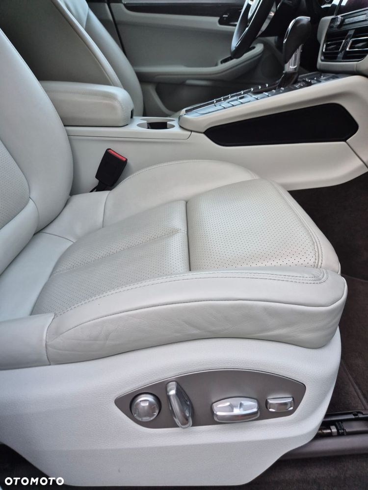 Porsche Macan - 12