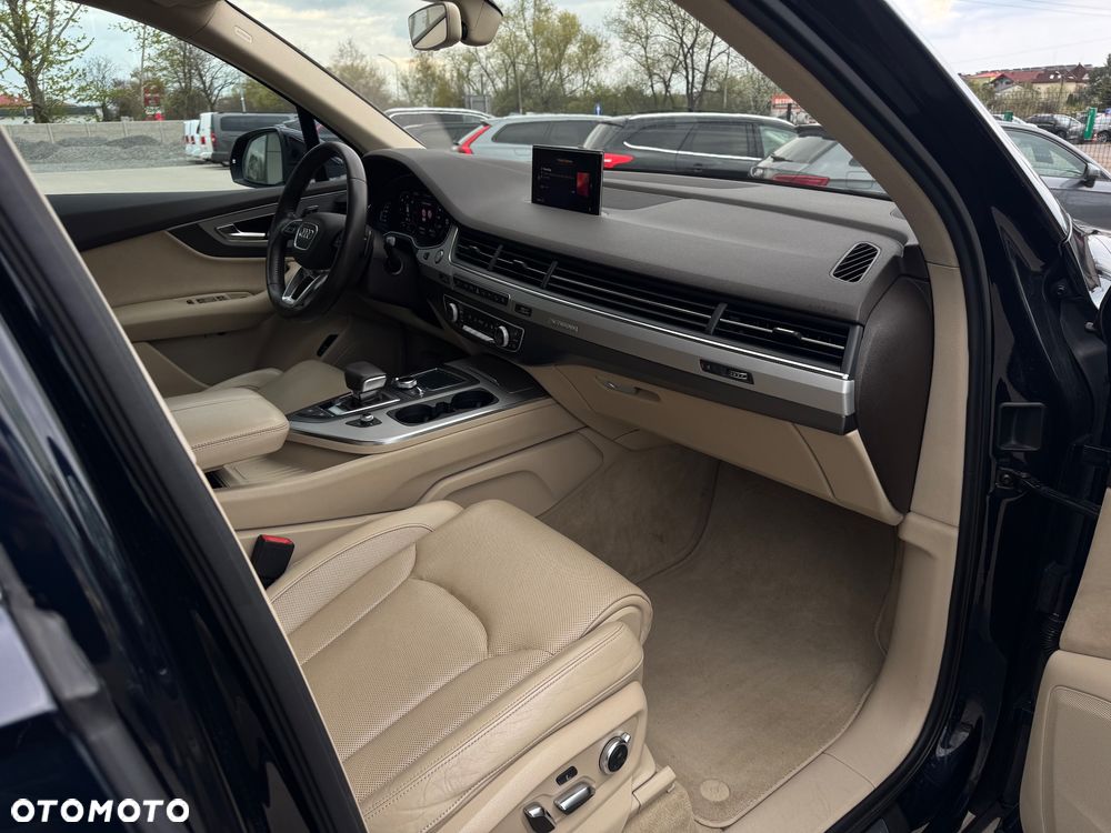 Audi Q7 - 7