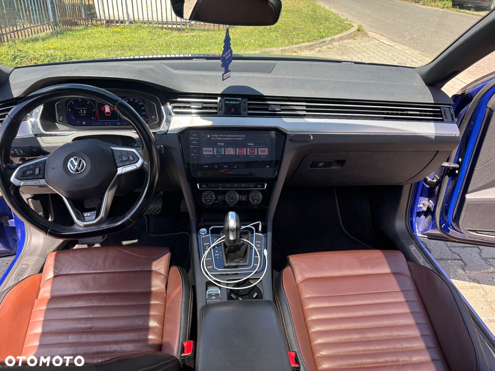 Volkswagen Passat 2.0 TDI SCR DSG 4Motion Elegance - 6